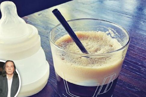 Το freddo espresso του Κότσιρα και το γαλατάκι του γιου του