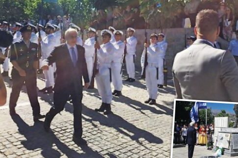 Διπλό μήνυμα Παυλόπουλου