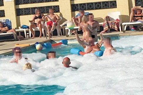Τριήμερο ξεσάλωμα από 500 swingers σε kinky φεστιβάλ της Βρετανίας