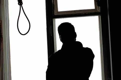 Κρεμάστηκε επειδή δεν τον ήθελαν η σύζυγος και η κόρη του!