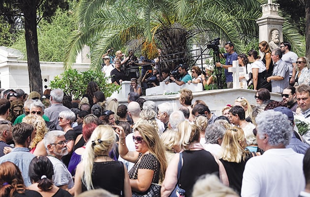 Θαυμαστές της αξέχαστης Ζωής Λάσκαρη