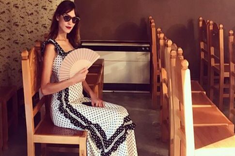 Η διάσημη fashion blogger Αλέξα Τσανγκ στο... Λουτράκι!