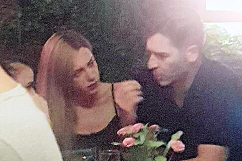 Τον «τσακώσαμε»! Ο Μπουρδούμης έμεινε με το γαμπριάτικο στο χέρι και άρχισε τα «πίτσι πίτσι»