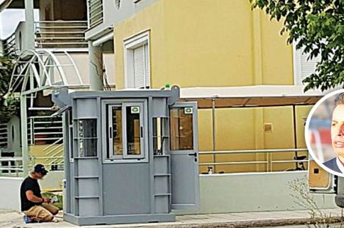 Ο «βασιλιάς της φέτας» έκανε το σπίτι του φρούριο!
