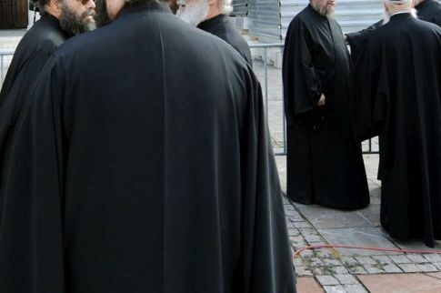 Δύο ψάλτες τσακώθηκαν άγρια κατά τη θεία λειτουργία σε εκκλησία στον Πύργο