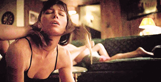 Όργια μπροστά στις κάμερες