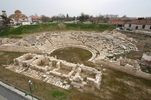 Τουρίστρια έκλεψε αρχαία πέτρα