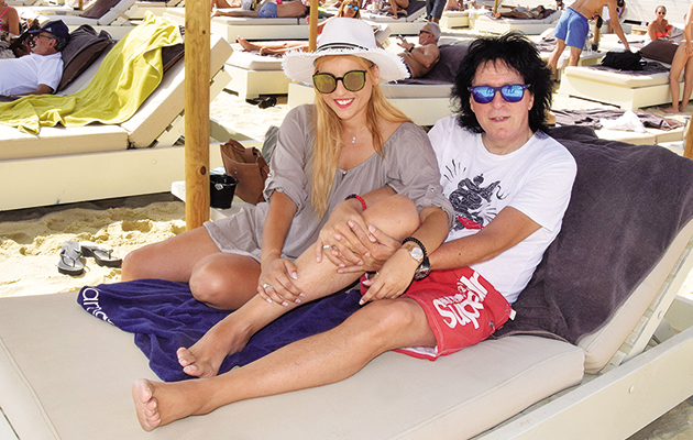 ΝΙΟΠΑΝΤΡΟΙ • Ο Μιχάλης Τσαουσόπουλος με τη Φραντζέσκα Παραρά