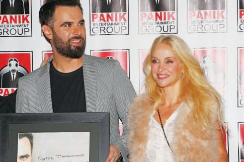 Τα φλας (σε εκδήλωση) στη λαμπερή Μαρί Κωνσταντάτου