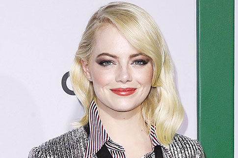Η Louis Vuitton έριξε εκατομμύρια στα πόδια της Εμα Στόουν