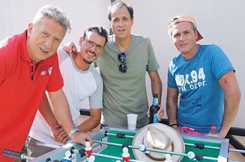 Καντάδα από τον gay Κρητικό