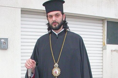 Το μοντέλο που έγινε αρχιεπίσκοπος βγάζει βιβλίο μαγειρικής!