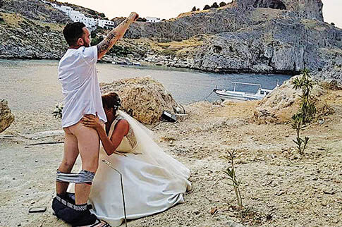 Stop στους γάμους μετά τις ροζ πόζες των δύο νιόπαντρων στη Λίνδο της Ρόδου