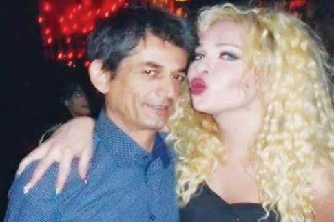 «Σύμμαχος» της τρανσέξουαλ Τάνιας Κέλλυ ο Νίκος Καρανίκας