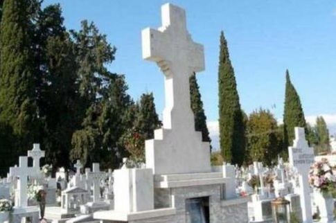 Θρίλερ! 30χρονη βρέθηκε σφαγμένη πάνω σε μνήμα στο Β’ Νεκροταφείο