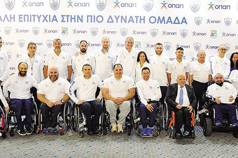 Τους ξεπροβόδισε