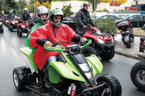 Εισβολή από «γουρούνες» στο κέντρο της Αθήνας!