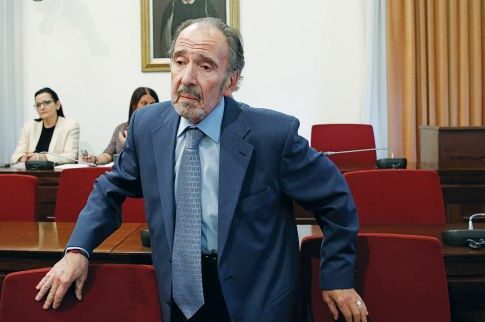 Στο σκαμνί για μίζα 3.100.000 μάρκων ο Μαρτίνης