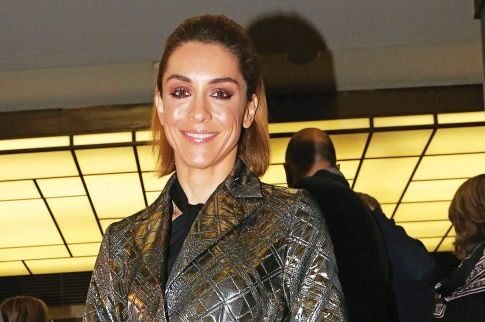 Με παλτό «RoboCop» η Γιούλικα Σκαφιδά
