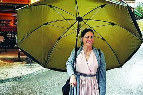 Η Ιωάννα Πηλιχού με στιλ Μαίρη Πόπινς