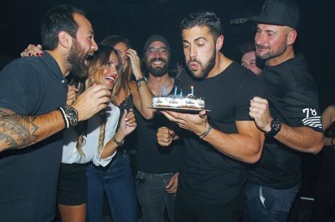 Οι «survivors» ξανά μαζί στο birthday party του Βασάλου