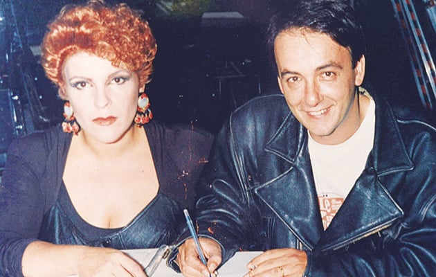 Στο πλευρό του Ανδρέα Μικρούτσικου