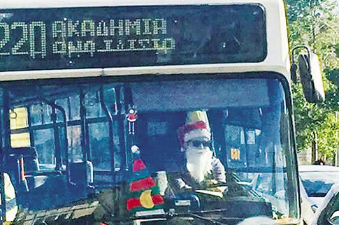 Αντί για έλκηθρο οδήγησε λεωφορείο