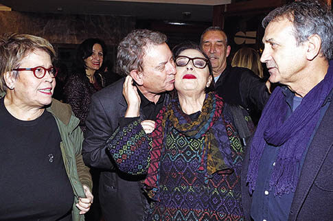 Πρεμιέρα στο Rex για την αγνώριστη «ηθοποιό» Χαρούλα Αλεξίου