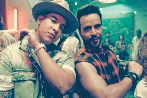 Κολλημένοι στο YouTube με «Despacito» και... «Πιτόγυρο»
