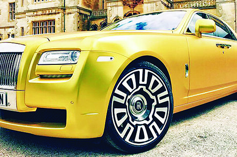Πουλάει Rolls-Royce προς 133.550 €, αλλά δέχεται μόνο Bitcoin