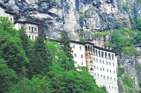Αμερικανοί «έγδυσαν»  το μοναστήρι της  Παναγίας Σουμελά στον Πόντο