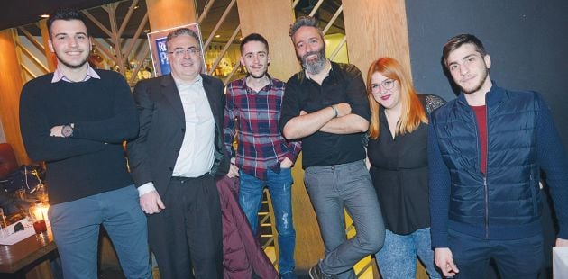 Το αθλητικό τμήμα. Από αριστερά: Χρήστος Παπαγιάννης, Γιώργος Σηφάκης, Χάρης Δάντσης, Νίκος Ασημακούλας, Μαρία Τσίχλα, Κώστας Μαχαιρίδης