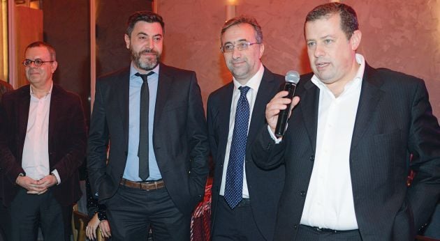 Από αριστερά: Μανώλης Κοττάκης, Δημήτρης Ριζούλης, Νίκος Ελευθερόγλου και ο εκδότης Ιωάννης Φιλιππάκης