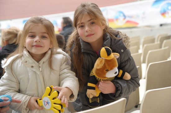 Μικροί φίλαθλοι της ΠΑΕ ΑΕΚ στην παιδική «Κερkidα ΟΠΑΠ»