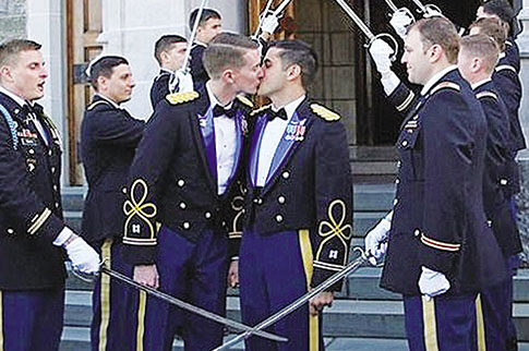 Gay πιλότοι  παντρεύτηκαν στη Νέα Υόρκη