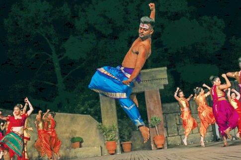 Σε... ρυθμούς Bollywood το «Ελευθέριος Βενιζέλος»