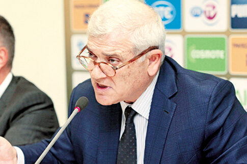 «Να σταματήσει το πρωτάθλημα»