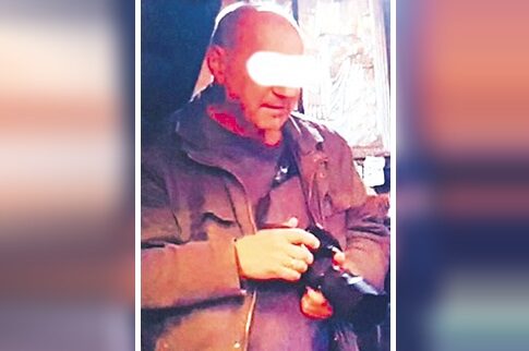 Σοκ με ανώμαλο φωτογράφο σε... βαπτίσεις - Φωτογραφία ντοκουμέντο