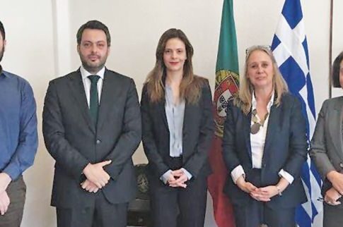 Η Εφη Αχτσιόγλου έχει πέραση και εκτός Ελλάδας