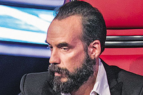 Ο Μουζουράκης σπάραξε για τον γέροντα