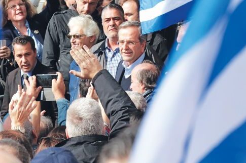 Στην πρώτη γραμμή της πλατείας οι «Μακεδονομάχοι» πολιτικοί!