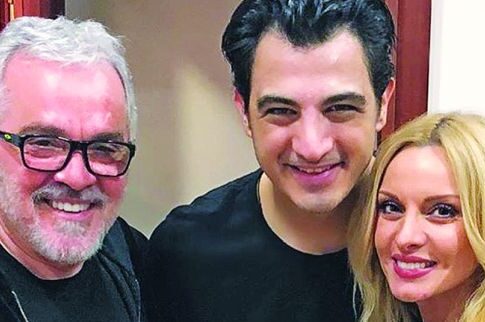 Στα καμαρίνια με τον «αγαπημένο» της Δήμο