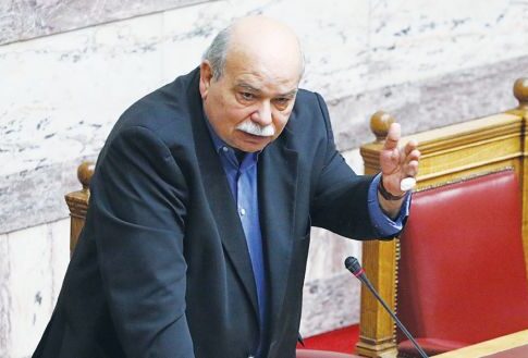 Πηλοφόρι και μυστρί για τις τρύπες στην οροφή του Κοινοβουλίου!