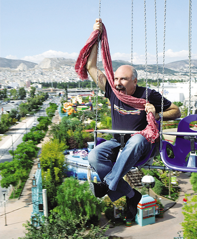 Σε λούνα παρκ • Ο Χρήστος Σιμαρδάνης