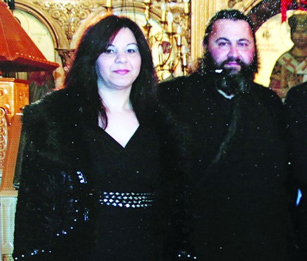 ΜΑΖΙ η Θεοδώρα Καρβελά με τον ιερέα συζυγό της Θανάση Αυγερόπουλο