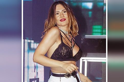 Στην αγκαλιά ράπερ η sexy Έλενα Τσαγκρινού