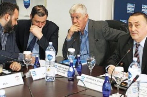 (Ξανα)αρχίζει το ματς!