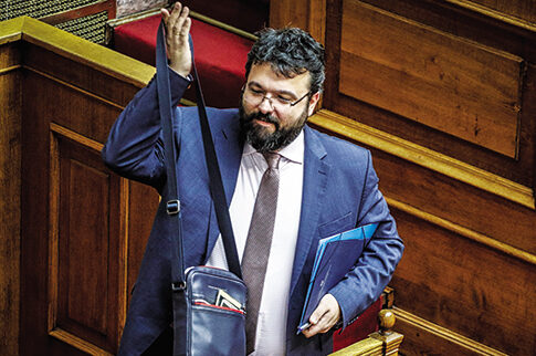 Η NOVA καλεί τον Βασιλειάδη
