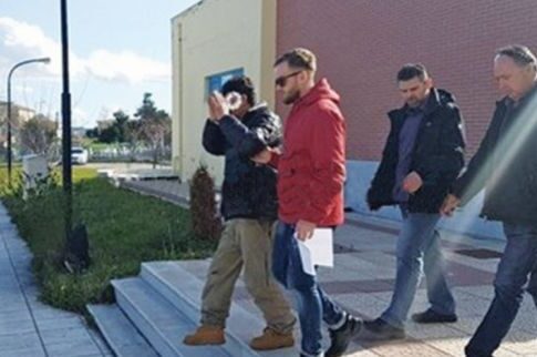 Σύλληψη σουρωμένου Τούρκου, που πέρασε παράνομα τα σύνορα στον Εβρο