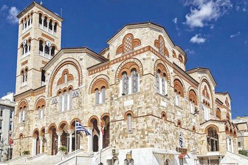 «Μπουμπούκι» σκότωσε τον άστεγο έξω από τον Ναό της Αγίας Τριάδος στον Πειραιά